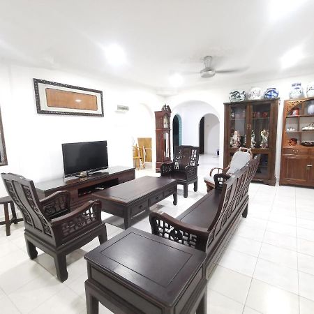 Jen Pd Homestay - Unique, Antique House No Wifi Port Dickson Esterno foto