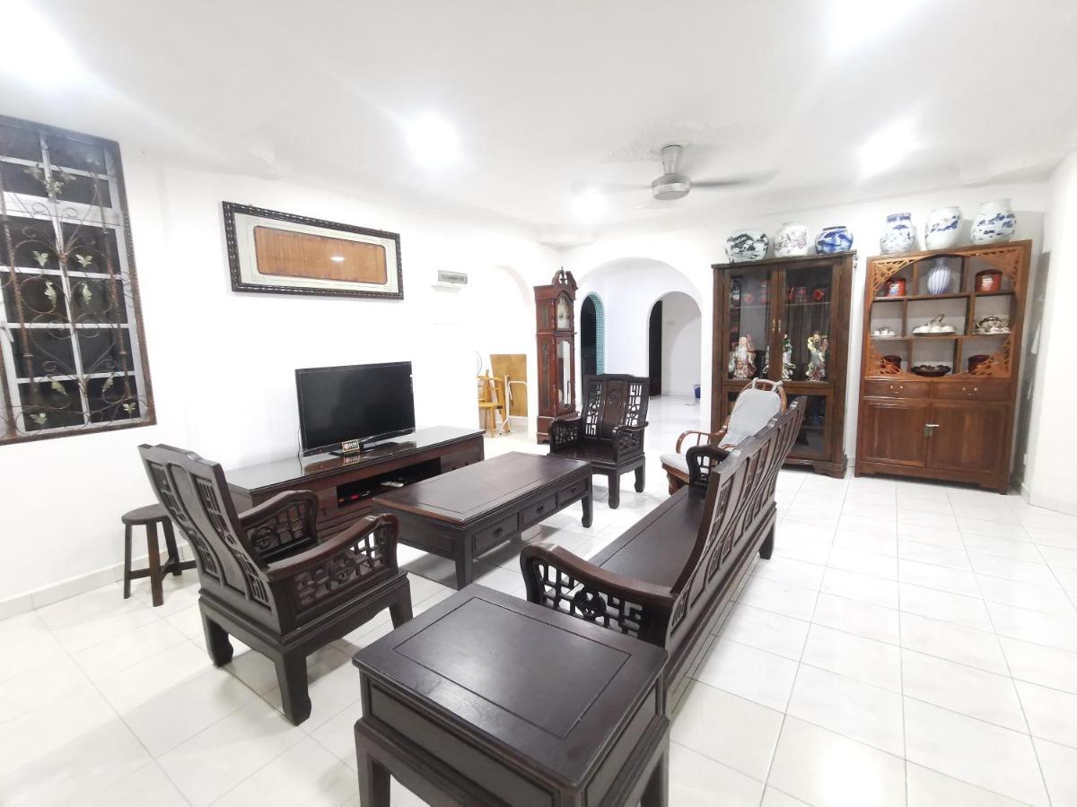 Jen Pd Homestay - Unique, Antique House No Wifi Port Dickson Esterno foto