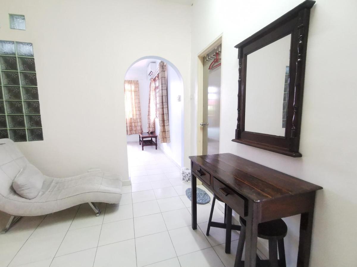 Jen Pd Homestay - Unique, Antique House No Wifi Port Dickson Esterno foto